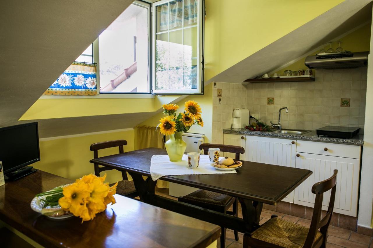 Le Raganelle Hotel Oneglia Екстериор снимка