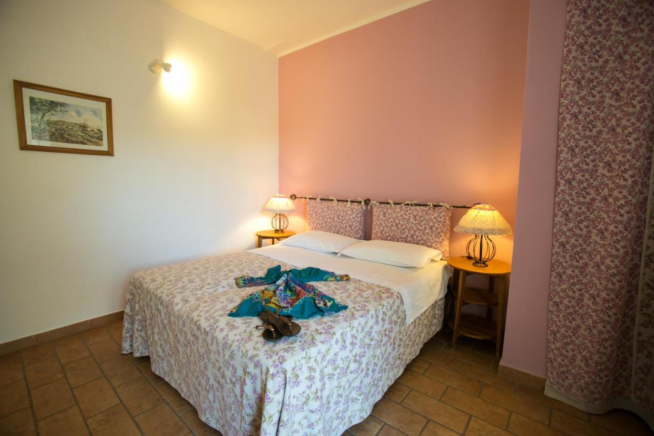 Le Raganelle Hotel Oneglia Екстериор снимка